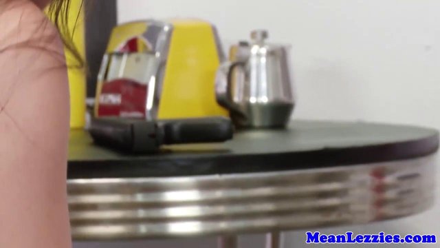 Превью Девичья вечеринка закончилась бурным групповым лесби сексом № 15915