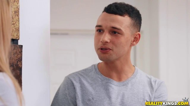 Превью Молодой самец отлично справился с двумя похотливыми вагинами № 35548