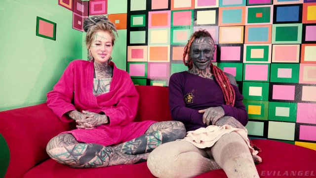 Превью Яркая неформалка любит секс со своим парнем во секс позах № 35615