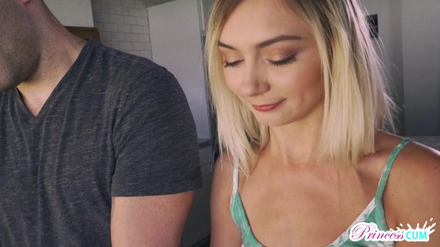 Превью Телка с мохнатым лобком стонет, пока парень дрючит ее киску раком № 35616