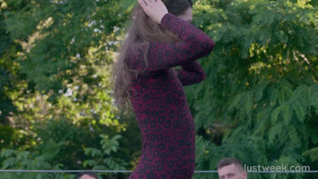 Превью Два парня пустили по кругу русскую давалку на балконе № 36172