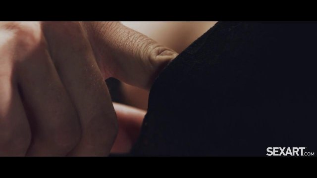 Превью Девушка устроила романтику с мужчиной и чудесно с ним потрахалась № 36183