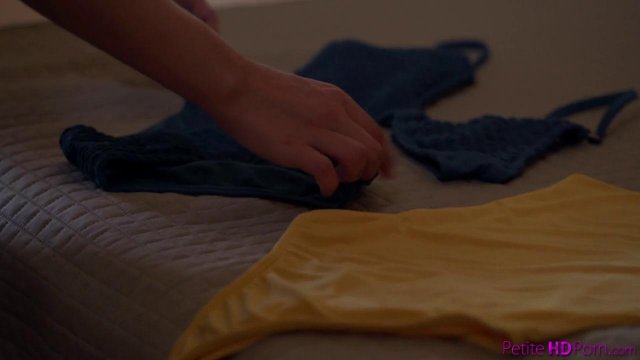 Превью Оральные ласки в бассейне привели парочку к шикарному сексу № 36291