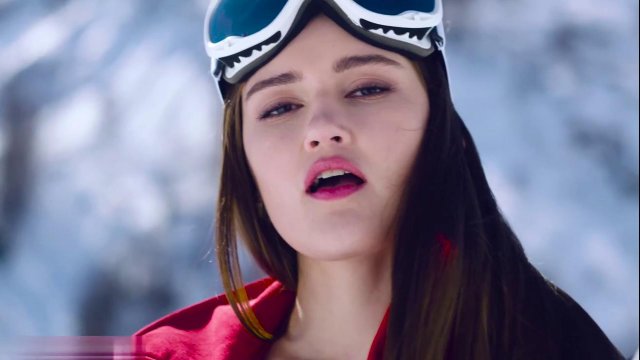 Превью Брюнетка чпокнулась с парнем на горнолыжном курорте № 37732