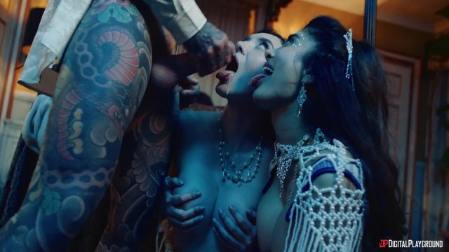 Превью Бал-маскарад завершается сексом втроём № 44868