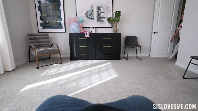 Превью Моя сестра ни в чём мне не отказывает № 46511