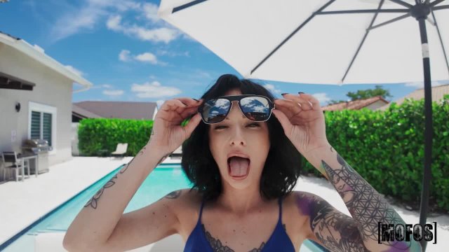 Превью Эта малышка предпочитает самые внушительные стволы № 46517